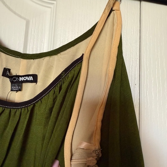 🌿 Fashion Nova "On My Horizon" Colorblock Jumpsuit – Size Large 🌿 - Picture 4 of 6